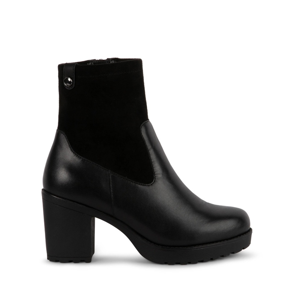 Steve Madden Black leather Gabi boot - size 7.5
